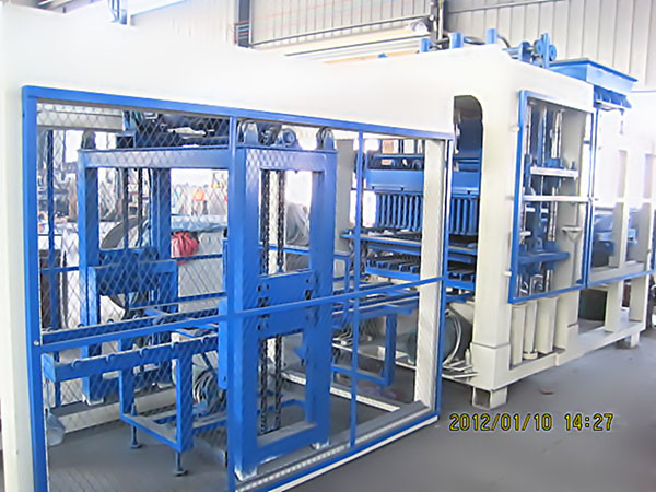 DFQ4-15全自動(dòng)免燒磚機(jī)