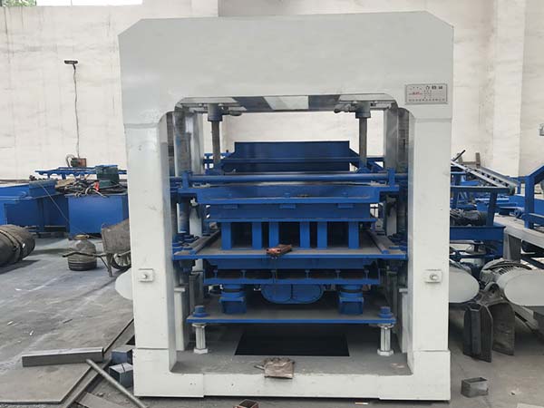 DFQ6-15全自動(dòng)免燒磚機(jī)