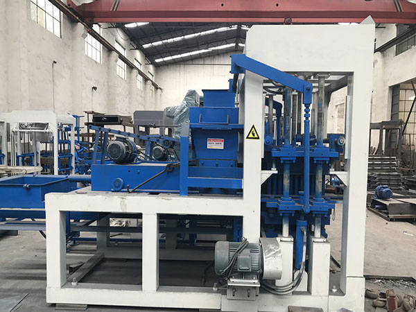 DFQ6-15全自動(dòng)免燒磚機(jī)