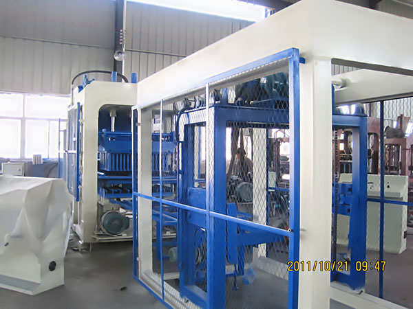 DFQ10-15全自動(dòng)免燒磚機(jī)