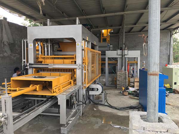貴州全自動(dòng)磚機(jī)用戶現(xiàn)場(chǎng)